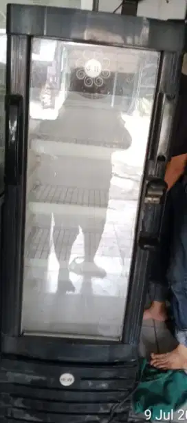 Di jual kulkas minuman khusus warung bisa nego tipis
