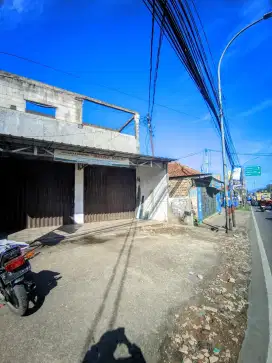 Jual Tanah dan Bangunan Pinggir Jalan Besar SHM