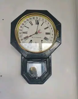 Jam dinding antik