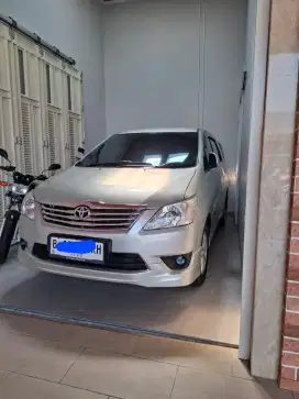 Innova diesel V a/t 2013