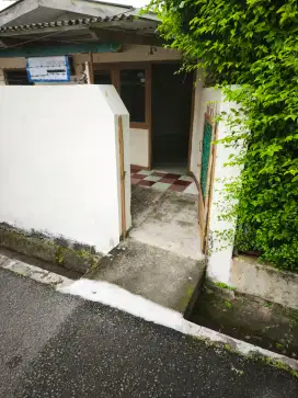 Dikontrakkan Rumah Paviliun tahunan