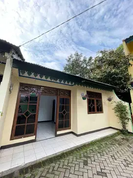 Rumah Strategis di Pondok Bambu Jakarta Timur
