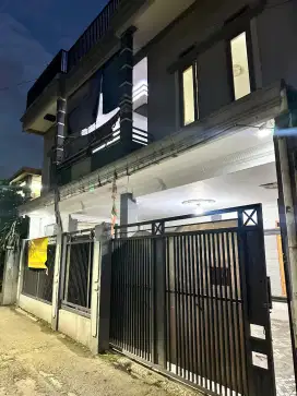 Dijual Cepat Rumah 2,5 Lantai BU