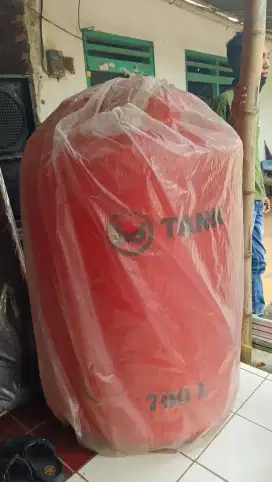 Tandon air tebal 700 L
