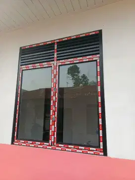 Jendela kaca aluminium