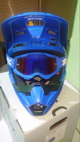 Helm FOX V Core Blue XL - 99% Mulus, Bonus Google Merk 100 Percent