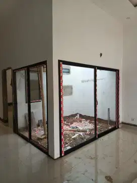 Sekat kaca dan pintu sekat aluminium upvc