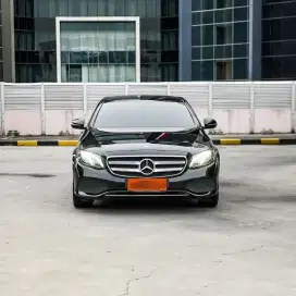 Mercedes Benz E250 AVANTGARDE  Km Low
