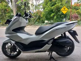 (DP 1 Jt)‼️ Honda PCX 160 CBS Putih 2023 Cash, Kredit & Tukar Tambah