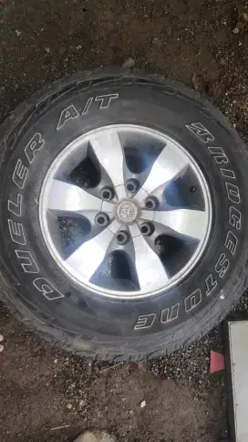 Jual peleg bekas fortuner