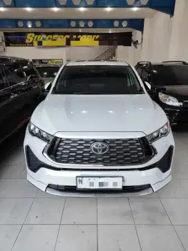 Toyota Innova Zeniq V