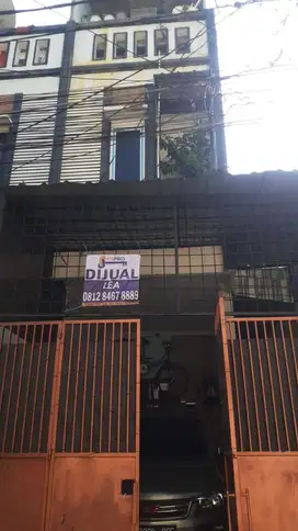 Rumah 3 Lantai, Bagus,  Jelambar Jakarta Barat