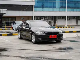 BMW 528i Luxury F10 2012 hitam automatic