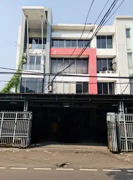 Ruko Siap Pakai 4 Lantai Luas 14x24,3 di Setiabudi Jakarta Selatan