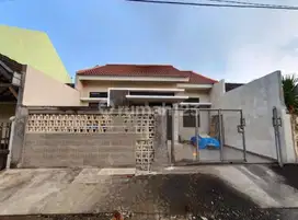 Dijual Rumah Darmo Indah Selatan Strategis Siap Huni