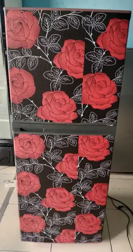 Di jual kulkas 2 pintu siap pakai..