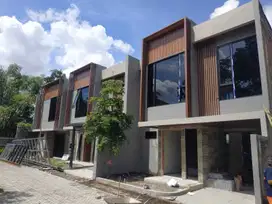 Rumah Mewah 2 Lantai Lokasi Strategis Dekat Mall Amplaz dan Kampus UGM