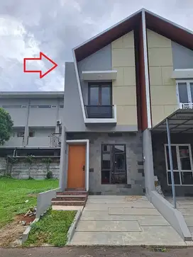 Rumah Baru, Model Industrial, Selatan, di Perum Kencana Loka Ext BSD
