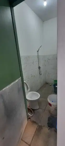 Disewakan Ruko 2 Lantai Strategis Ramai Siap Pakai di Taman Kopo Indah