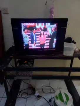 Tv tabung polytron