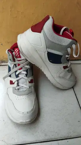 Sepatu pria masih mulus size 40