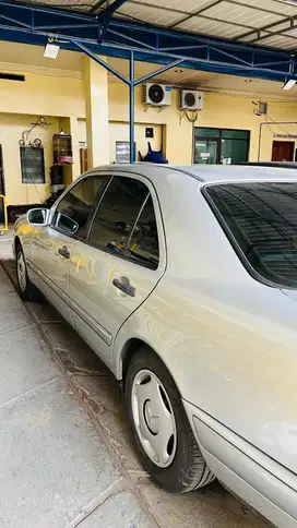 Mercedes-Benz E230 1997 Bensin