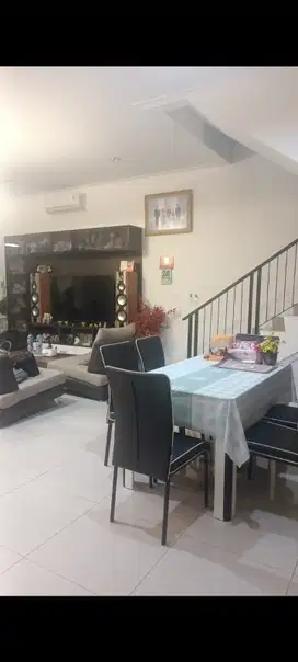 di jual rumah pik2