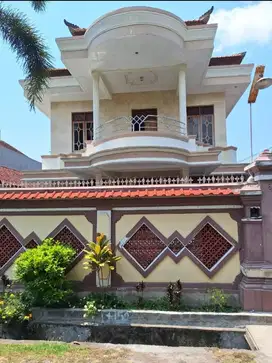 RUMAH MODERN 2 LANTAI TENGAH KOTA GIANYAR