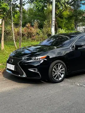 Lexus ES300h 2.5 Hybrid AT 2015 | STNK 2017 | Odo 60rb KM | Siap Pakai