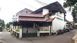 RUMAH SEKEN 2 LANTAI DI KEBAYORAN, BISA UTK HUNIAN ATAU TEMPAT USAHA