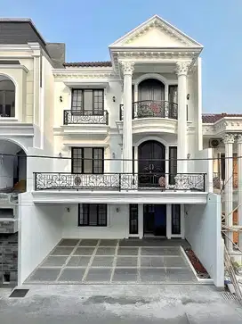 Rumah Baru Dalam Townhouse Dikebagusan Jakarta Selatan