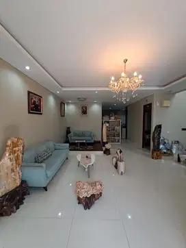 Rumah bangunan Mandiri, 2,25 Lantai, Selatan, di Cluster Banjar Wijaya