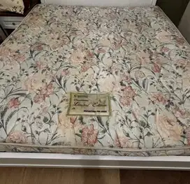 Kasur springbed merk GUHDO original. Ukuran King : 180 x 200