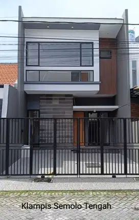 Rumah Baru Minimalis 2 Lantai di Tengah Kota Surabaya, Klampis Semolo