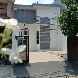 JUAL RUMAH PLUS MEZAZINE 2 LANTAI DEKAT AKSES TOL GRAND WISATA