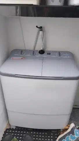 jual Mesin cuci politron 9kg, baru 4bln pakai, masih seperti baru