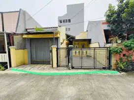 DIJUAL KOST²AN 4 PINTU +1 KIOS