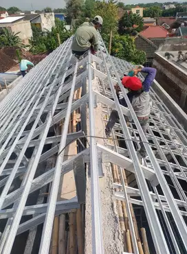 Pasang Baja Ringan Untuk Ganti Atap Lapuk dan Rayapan