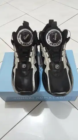 Di jual sepatu anak merek Fladeo Size 35