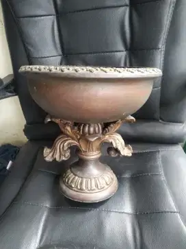 Barang antik,Wadah serbaguna, piala