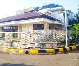 Rumah Hoek 1,5Lt 258m2 10x25 3KT Perum Intercon Kebon Jeruk