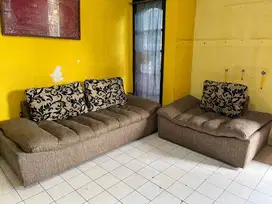 Sofa sudut ruang tamu