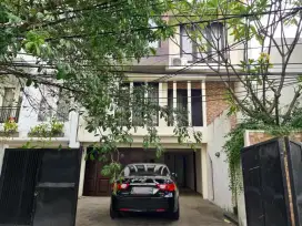 Jual Cepat Rumah Bagus 2 Lt 
Tebet Utara Jakarta Selatan