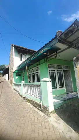 Dijual rumah 2 tingkat