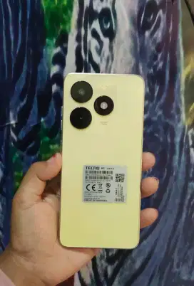 Tecno spark 20c ram 4+4/128!.