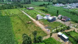 Cluster premium harga miring di tengah bandara dan gerbang tol
