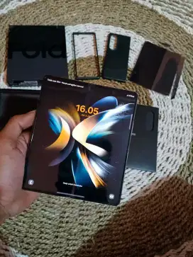 Samsung Galaxy Z Fold4 ram 12/512 Resmi sein mantap