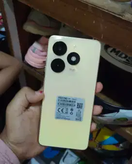 Tecno spark 20c ram 4+4/128!.