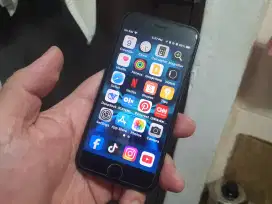 Mulus Bgt 98% Gress : IPHONE 7 - 32GB Hitam Doff