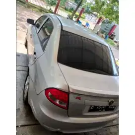 Mobil Sedan proton